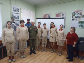 Герои нашего города, живущие на соседних улицах.....